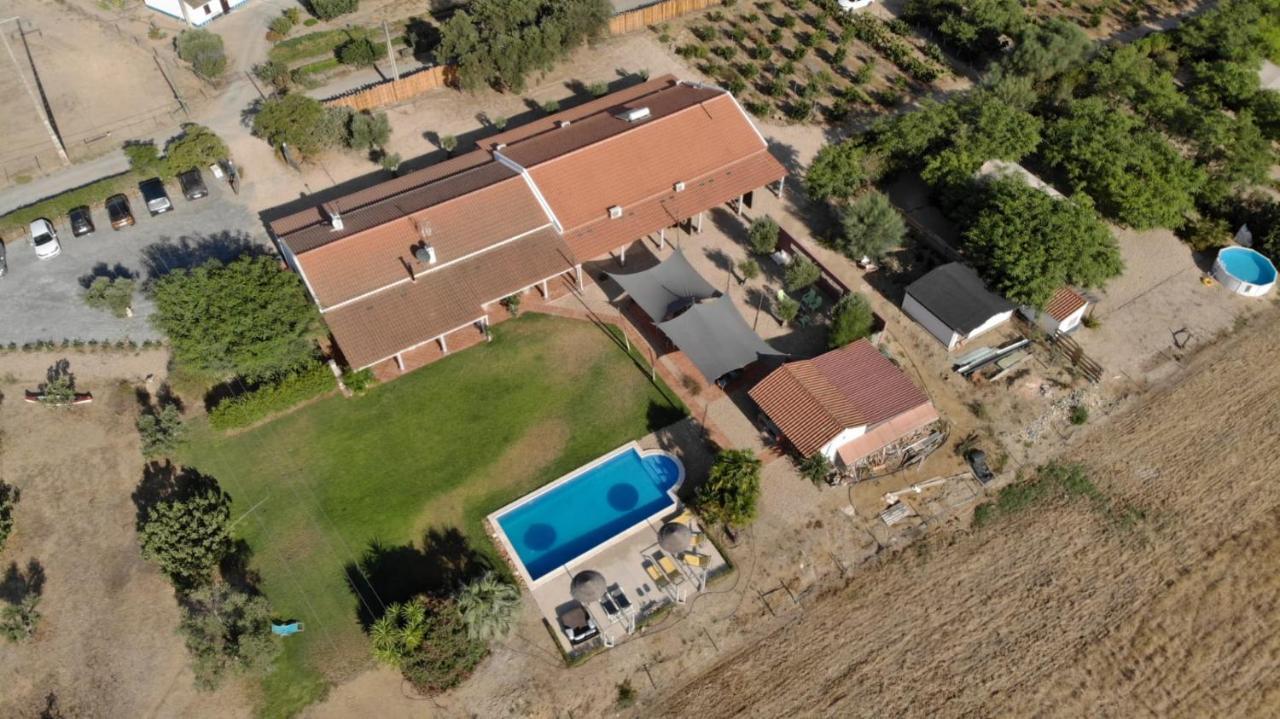 Trendy And Luxe B&B And Garden Suite Ferreira Do Alentejo Exterior photo
